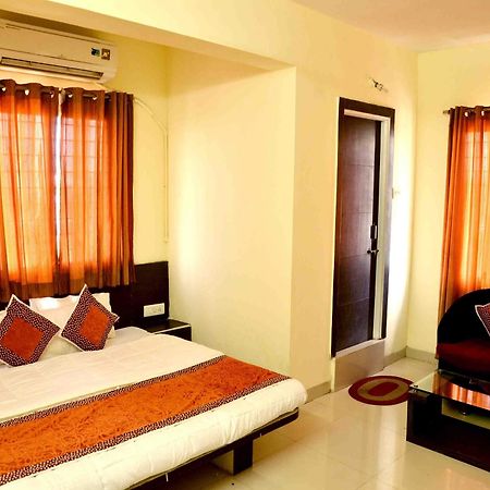 Hotel Vijay Nagar Индор Екстериор снимка