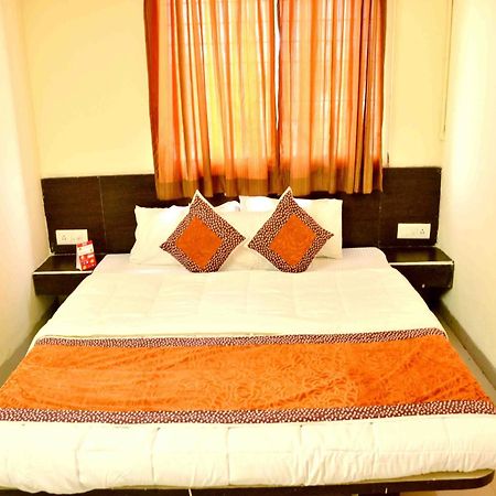 Hotel Vijay Nagar Индор Екстериор снимка