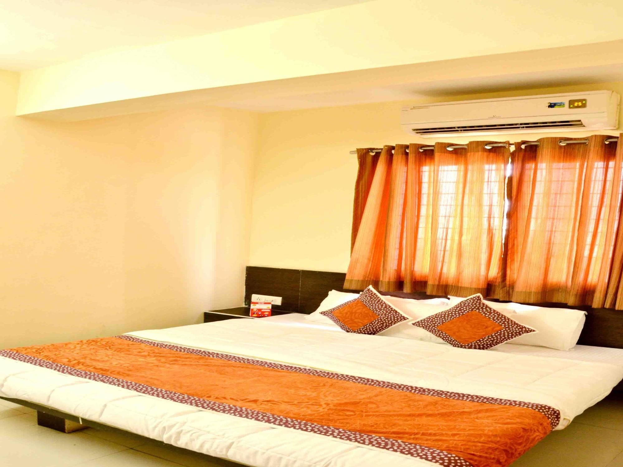 Hotel Vijay Nagar Индор Екстериор снимка