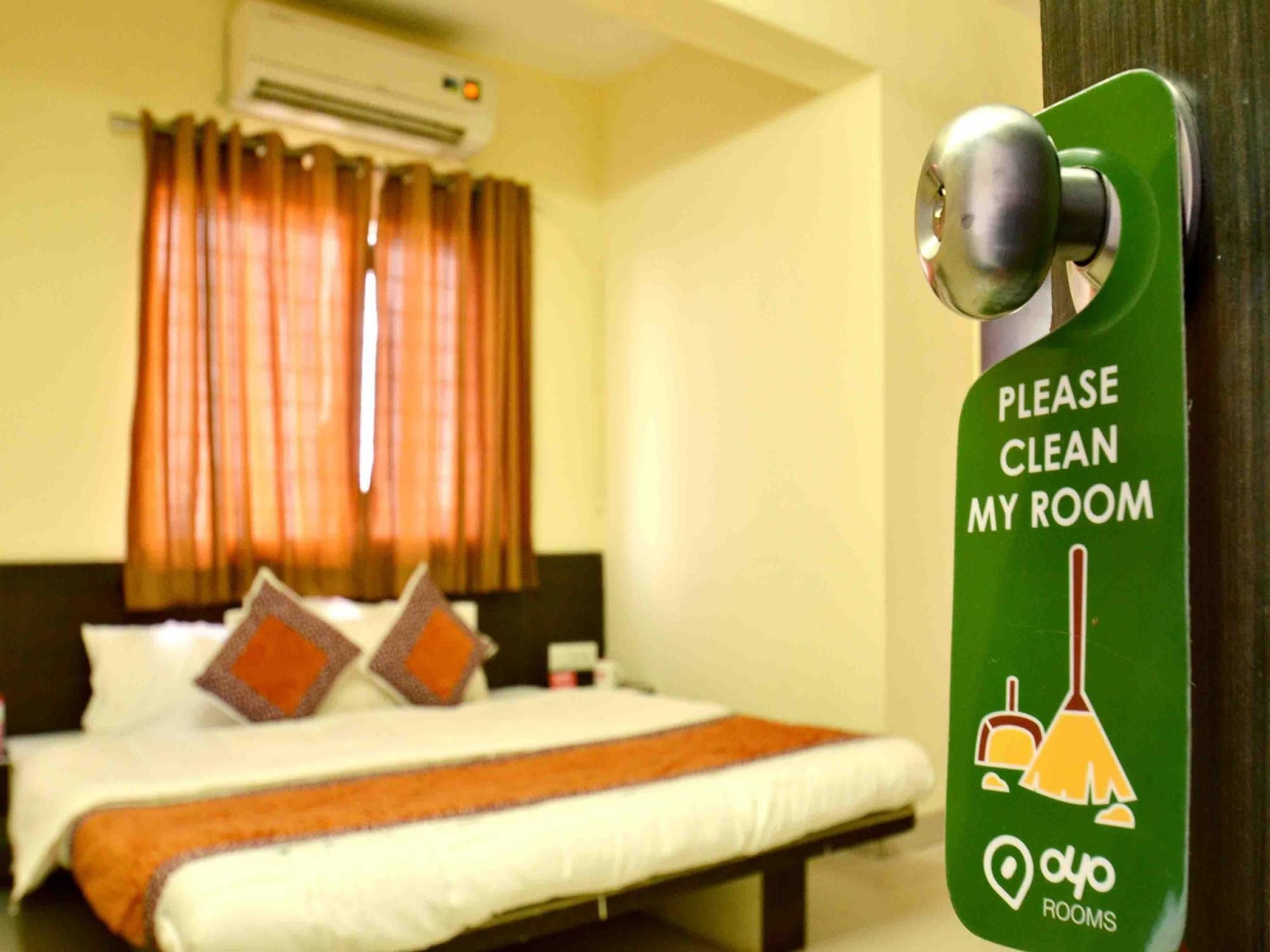 Hotel Vijay Nagar Индор Екстериор снимка