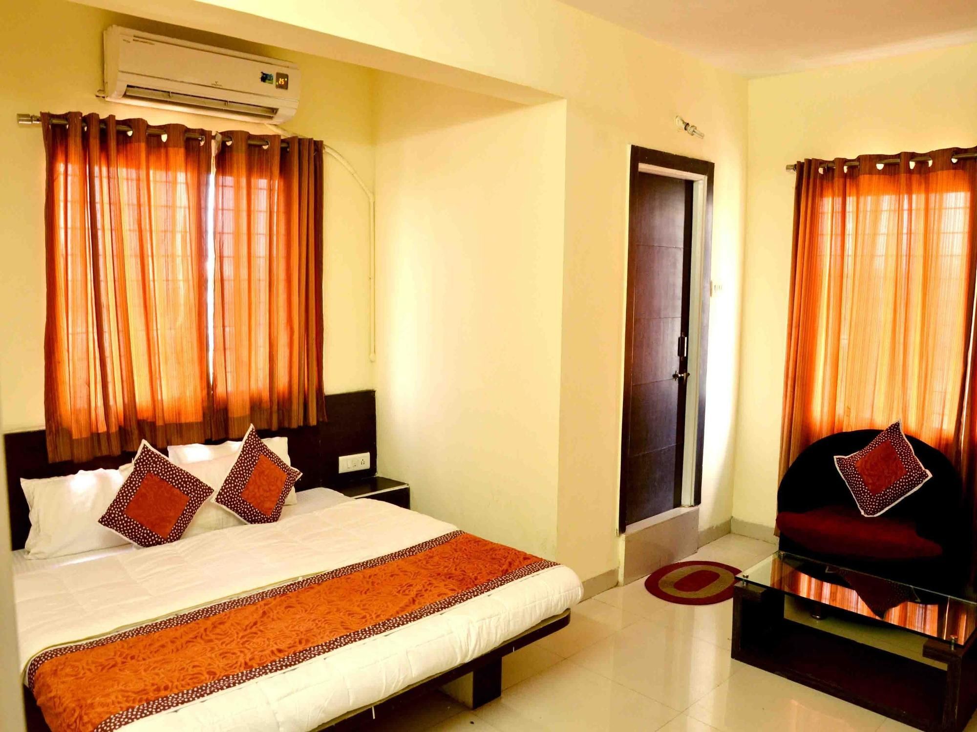 Hotel Vijay Nagar Индор Екстериор снимка