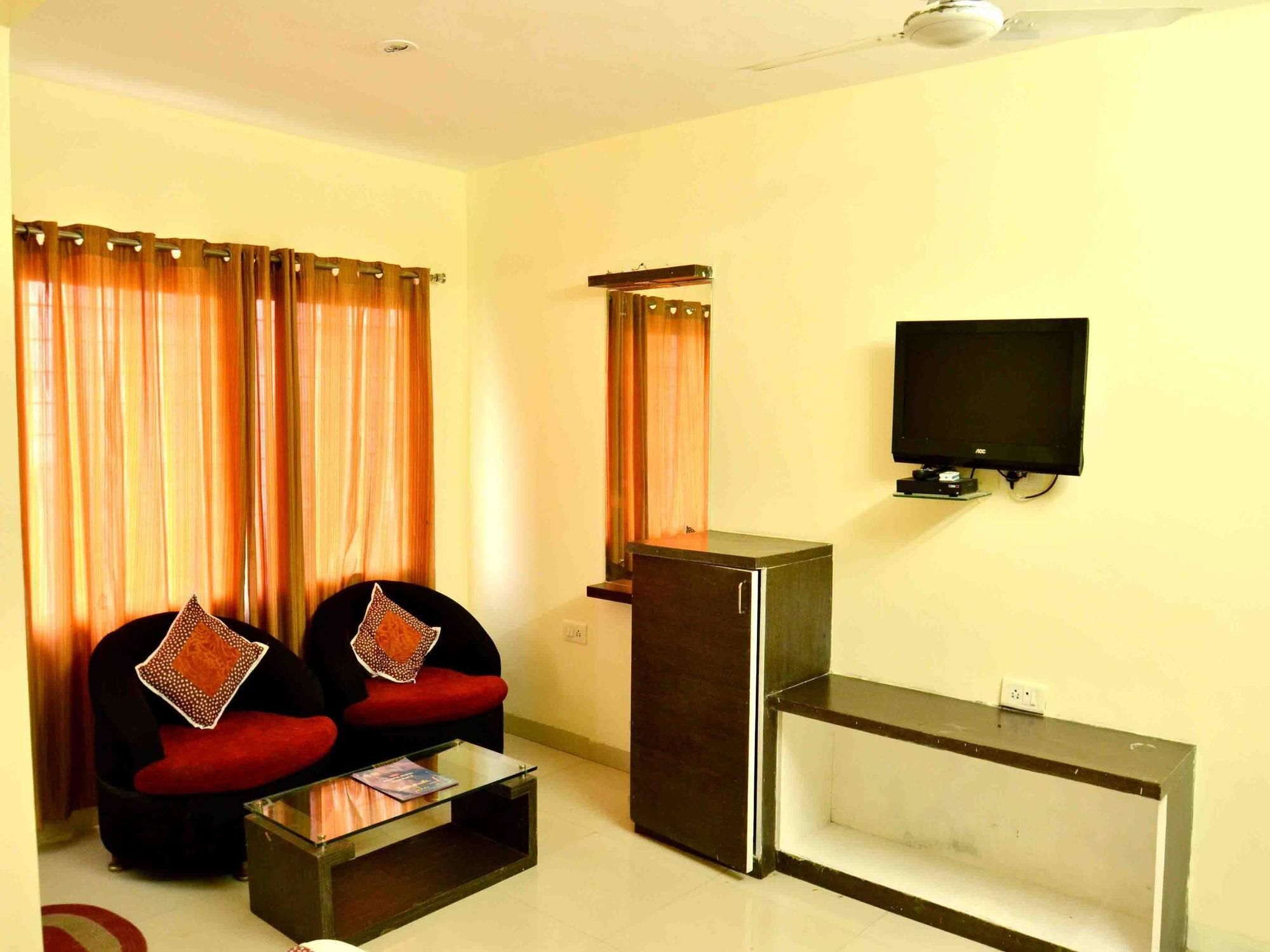 Hotel Vijay Nagar Индор Екстериор снимка