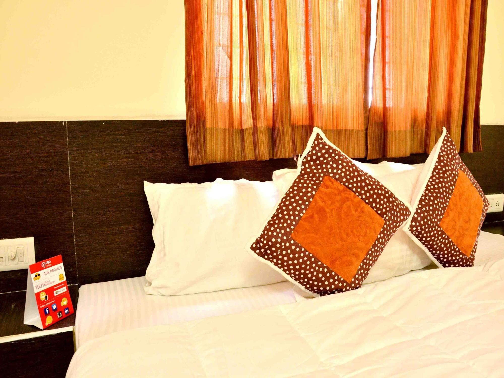 Hotel Vijay Nagar Индор Екстериор снимка