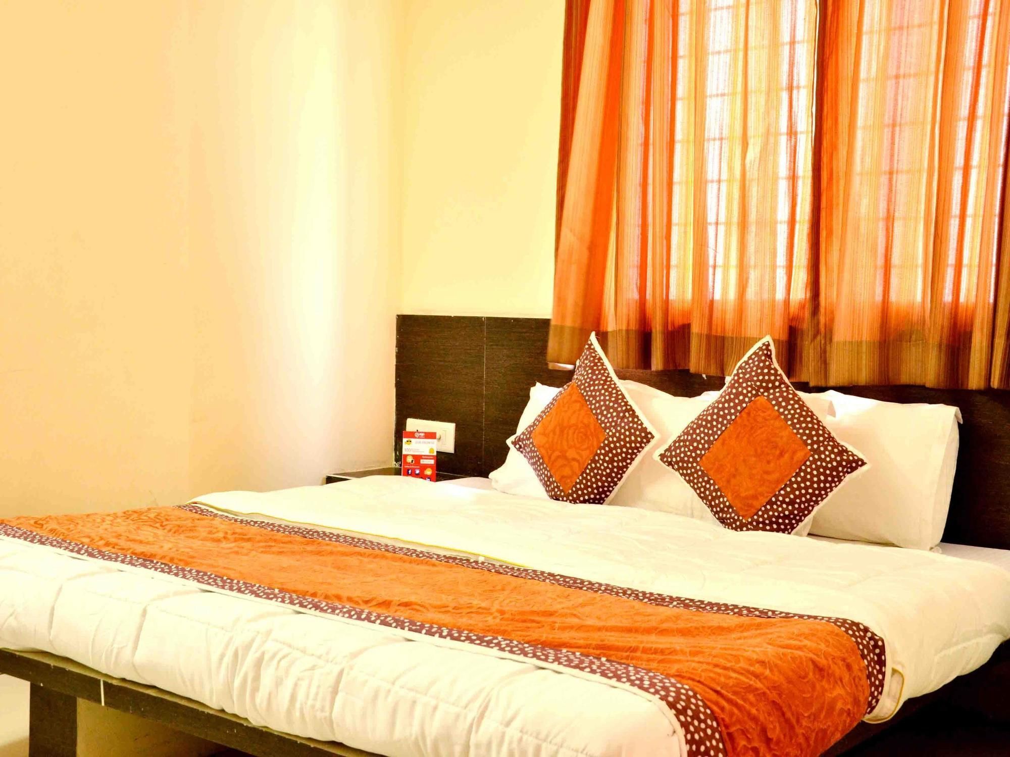 Hotel Vijay Nagar Индор Екстериор снимка