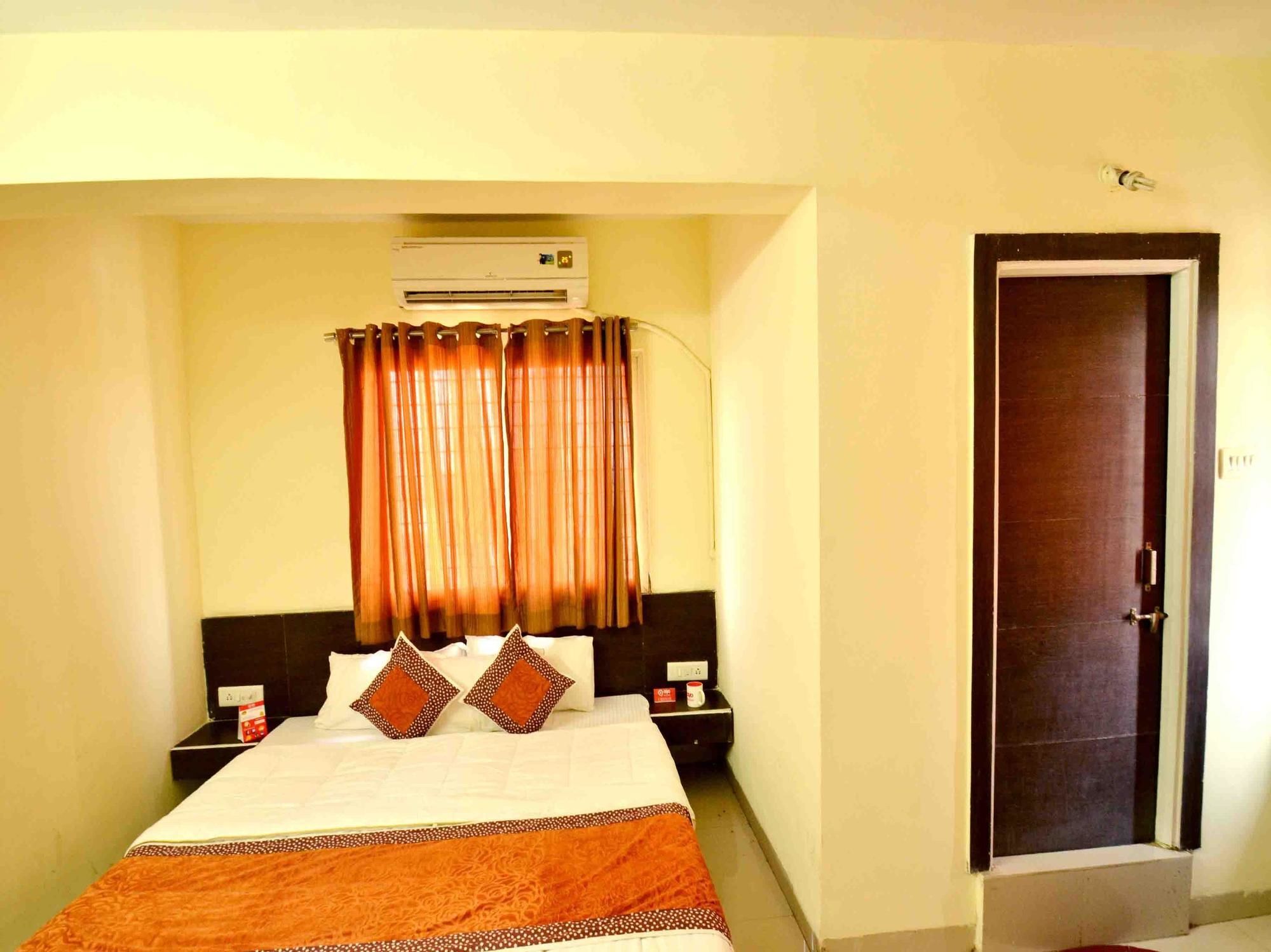 Hotel Vijay Nagar Индор Екстериор снимка