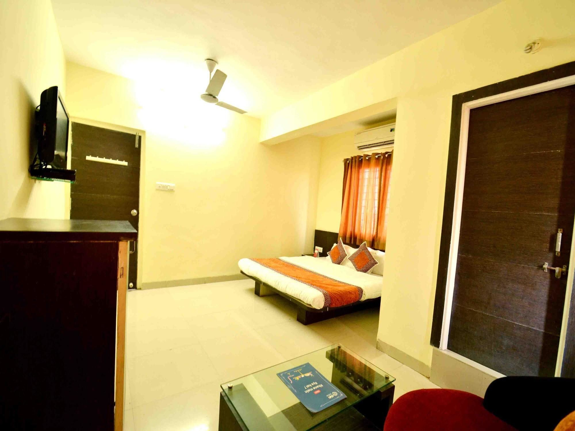 Hotel Vijay Nagar Индор Екстериор снимка